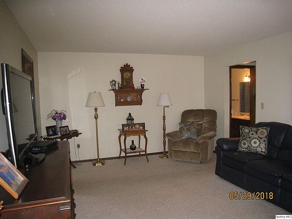 3rd image of 3429 S Glendale Dr