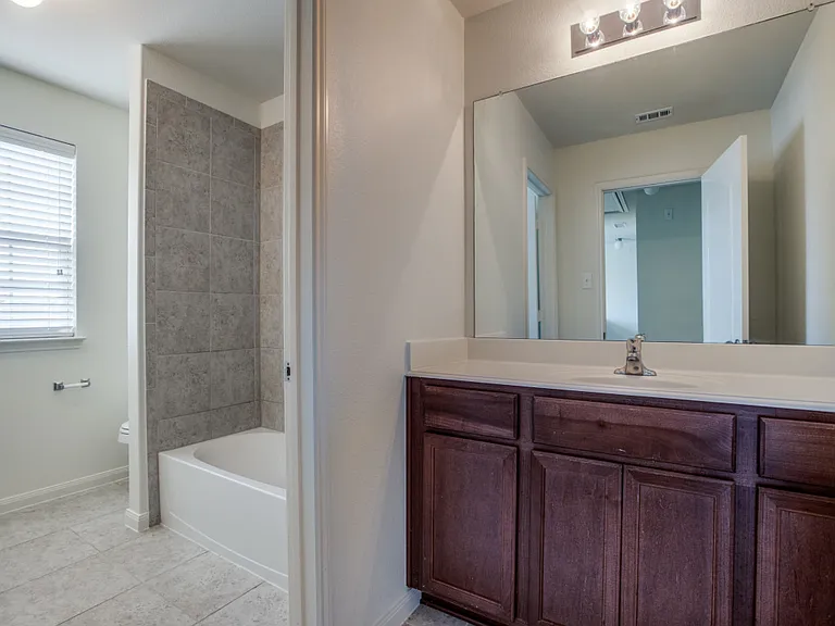 1622 White Mountain Way — Photo 14