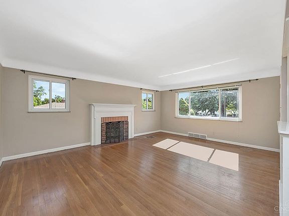 4th image of 2179 Finnegan Ln