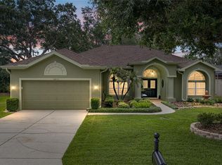 12215 Woodlands Cir, Dade City, FL 33525