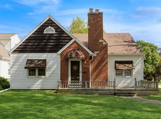 1201 N 4th St, Clinton, IA 52732