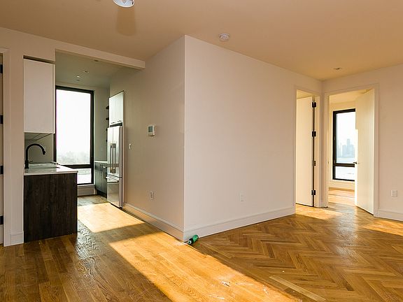 5th image of 321 Wythe Ave #1800