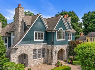 620 Lakeside Dr, Birmingham, MI 48009