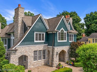 620 Lakeside Dr, Birmingham, MI, 48009