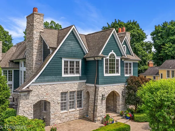 620 Lakeside Dr, Birmingham, MI 48009