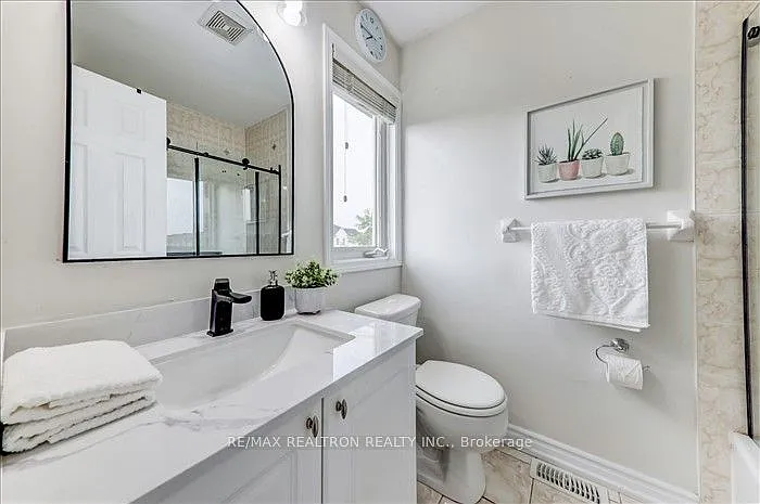 76 Gas Lamp Ln — Photo 6