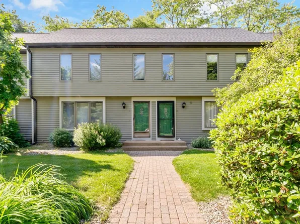 1 Village Way APT D, Norton, MA 02766