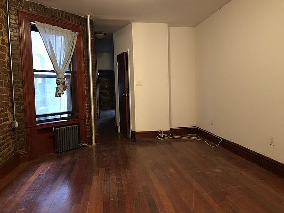 3rd image of 455 E 117th St APT 5