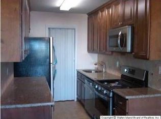 581 Cornell Pl, Staten Island, NY