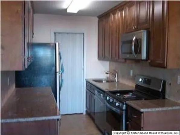 581 Cornell Pl, Staten Island, NY 10304