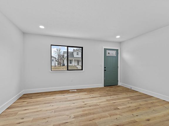 4th image of 513 E Pearl St #513