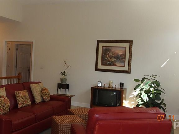 4th image of 329 N Phil Gould Dr
