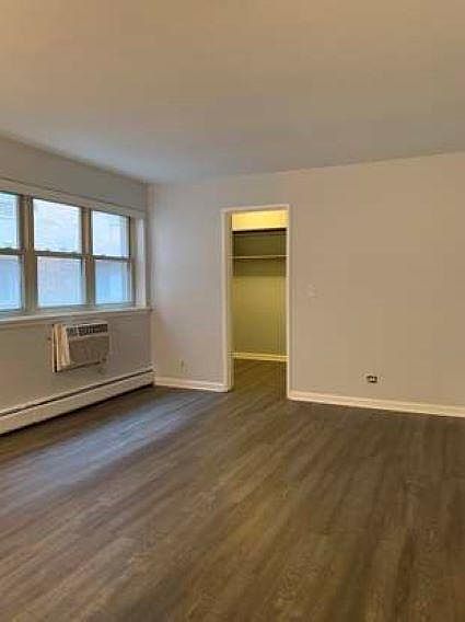 1st image of 5950 N Kenmore Ave APT 203