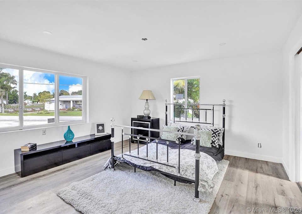 1st image of 13851 NE Miami Ct