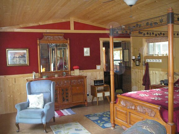 Opposite view of bedroom