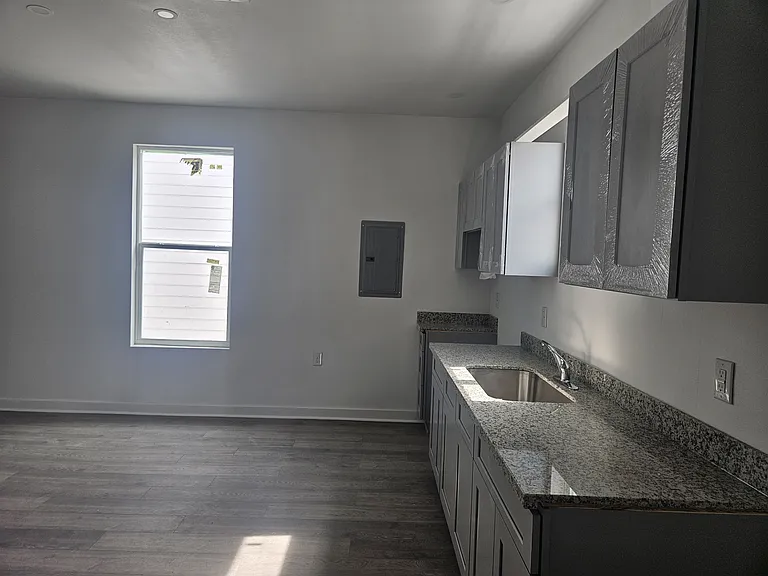 1321 S Rampart St #201 — Photo 6