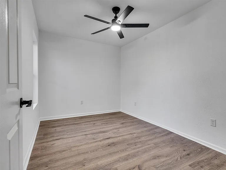 2416 Cumberland St — Photo 16