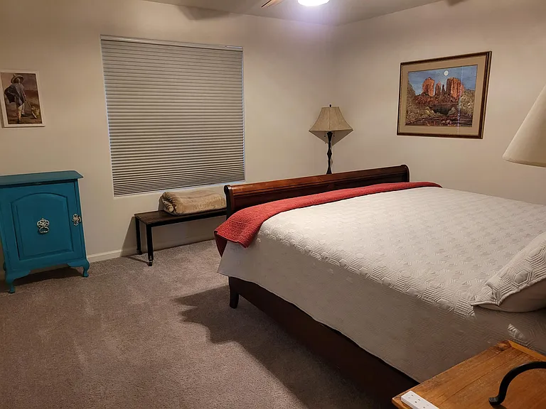 Primary bedroom with ensuite and walk-in closet