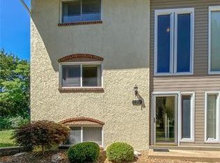129 Carmel Woods Dr Unit 129, Ballwin, MO 63021