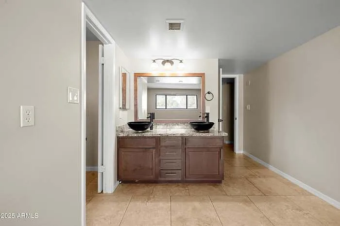 2715 S Rita Ln — Photo 16