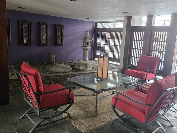 3rd image of 4954 Hazeltine Ave APT 2