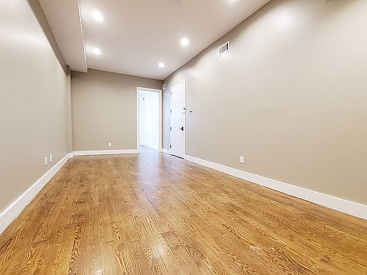 2nd image of 287 Harman St