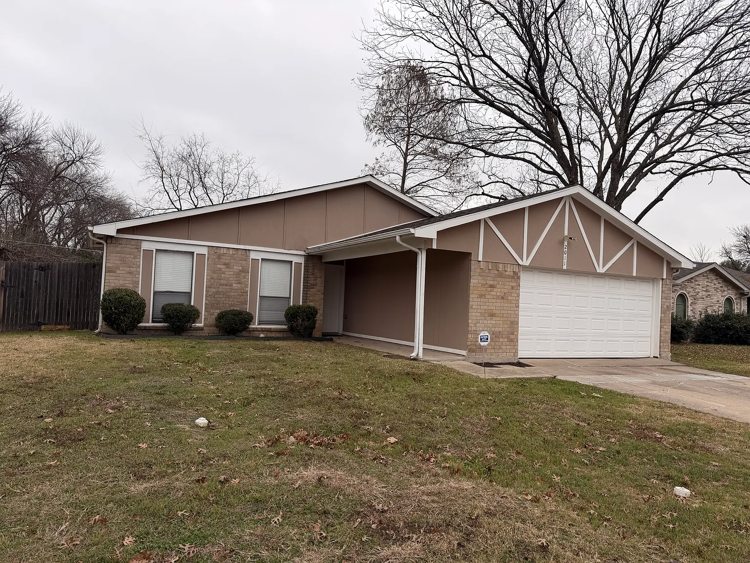 2011 Lavon Creek Ln. Arlington, TX 76006 — Photo 2