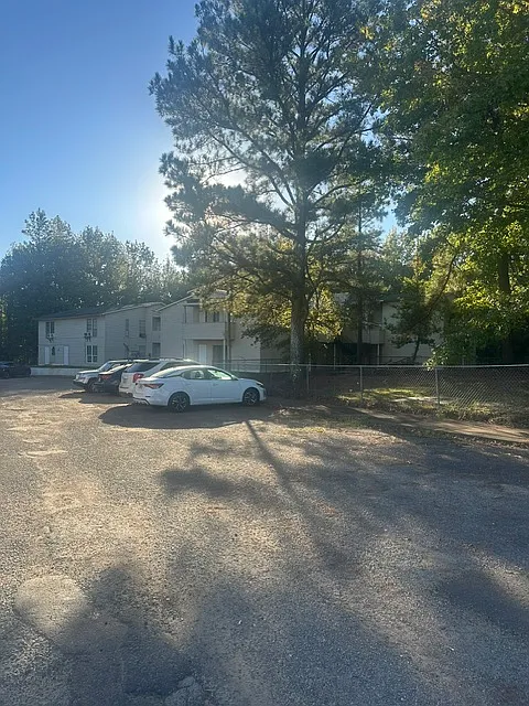 Building Photo - 1100-1200 S Lynn Ln #21