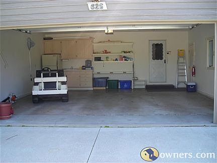 2 Stall Garage / custom cabinets and shelving
