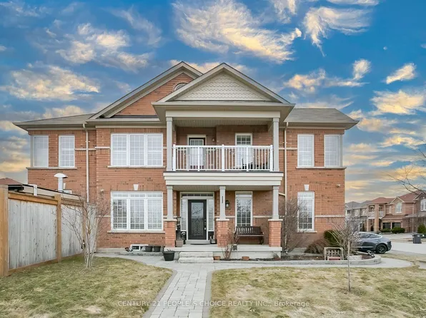 33 Accent Cir, Brampton, ON L7A 0L3