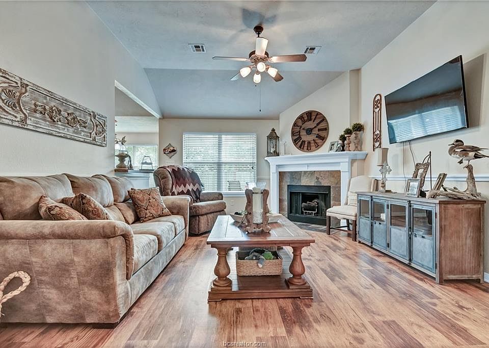 1st image of 1053 Windmeadows Dr