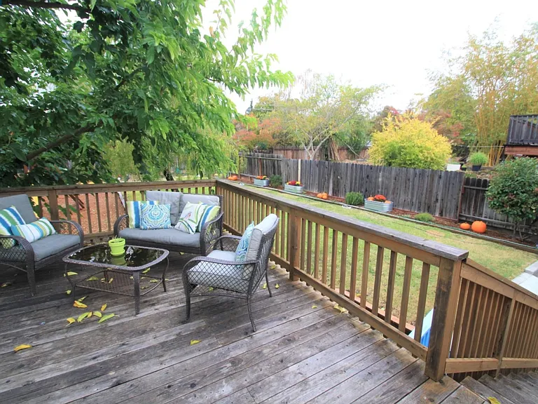 3415 Grasswood Dr — Photo 16