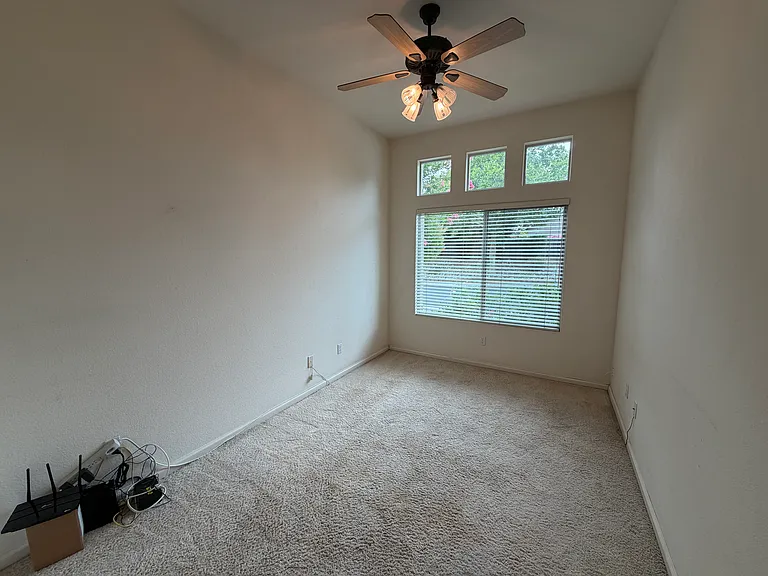 2833 Catalina Dr — Photo 15