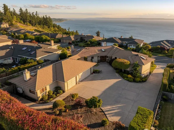 13705 68th Avenue W, Edmonds, WA 98026