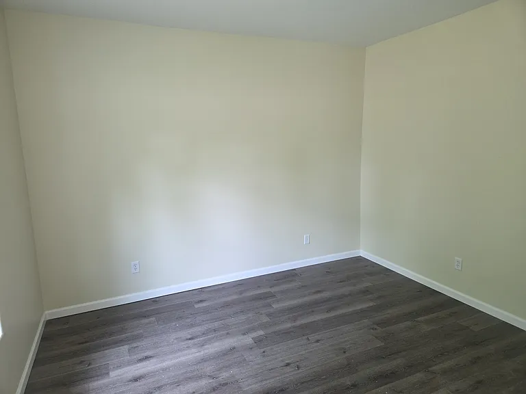 2250 S Shelby St — Photo 8