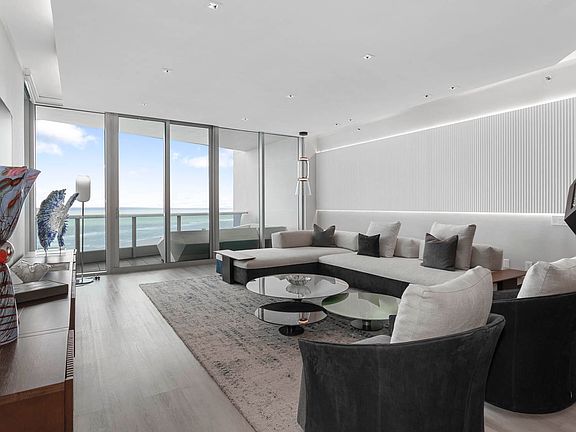 5th image of 5959 Collins Avenue #1003