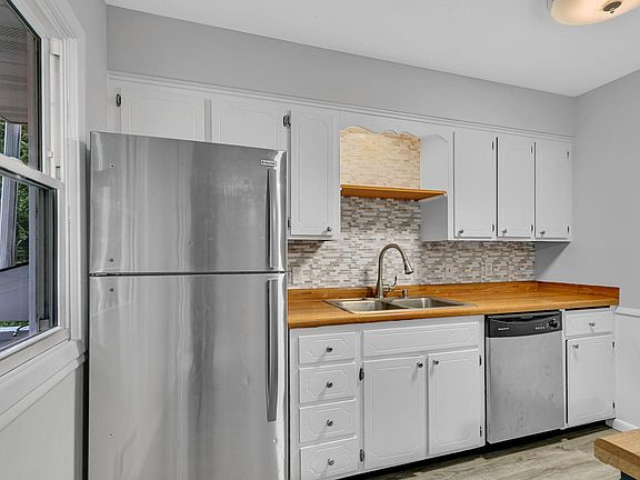 2nd image of 715 8th St NW