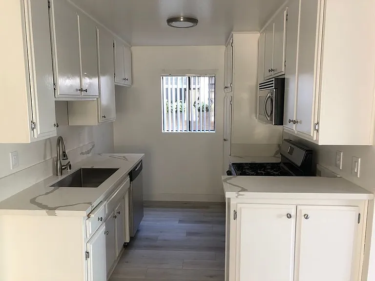408 N Venice Blvd #A — Photo 11