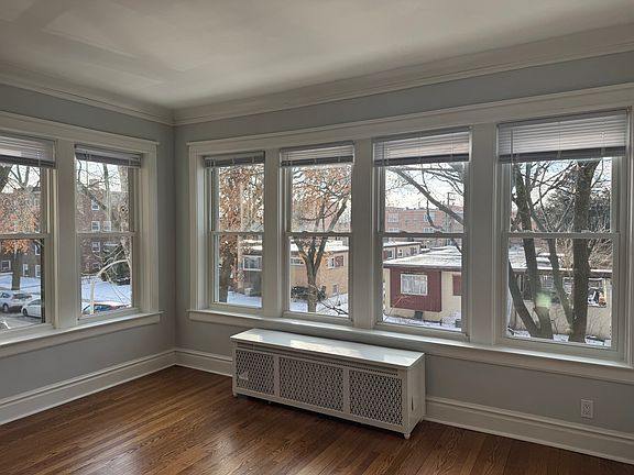 3rd image of 7251 N Claremont Ave APT 2