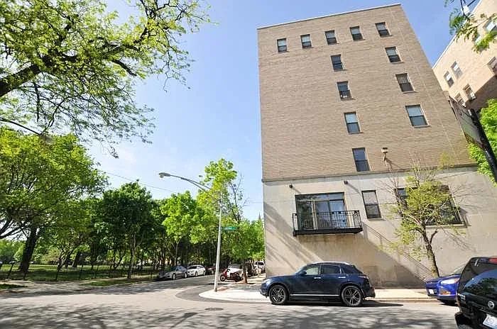 1 bed, 888 sqft, $2,250 — Photo 2
