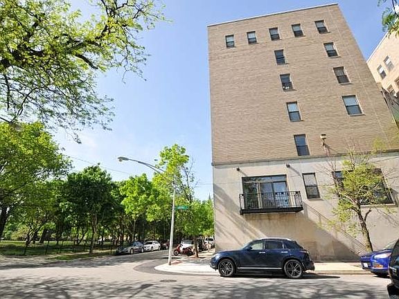 2nd image of 811 S Lytle St APT 504