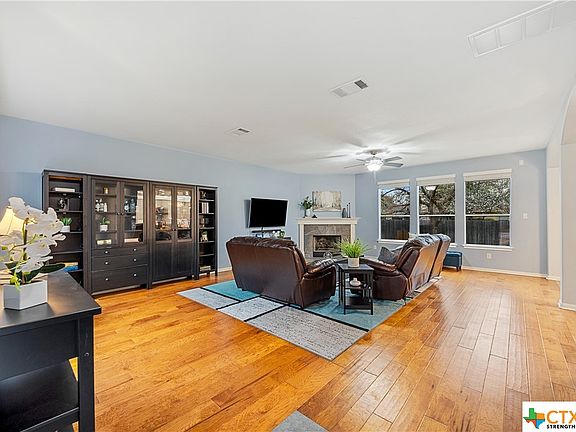 4th image of 1011 Downridge Dr