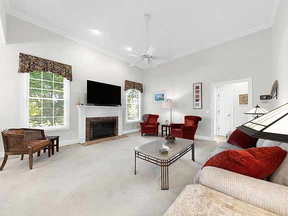 2nd image of 988 Ginger Ln