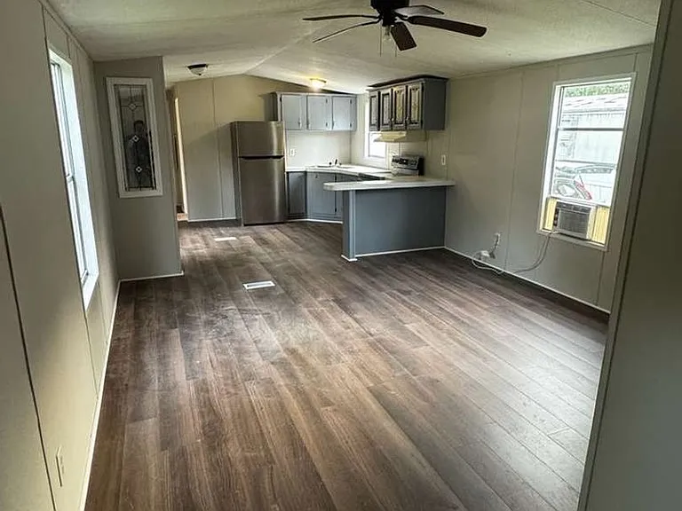 4901 Madison Dr — Photo 10