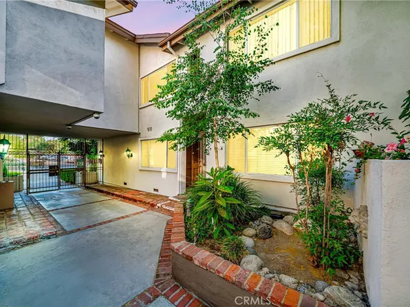 18619 Collins St APT F35, Tarzana, CA 91356