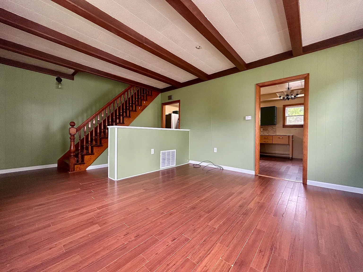 3 bed, 1200 sqft, $1,850 — Photo 4