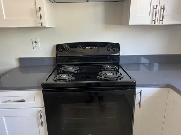 2205 Dickens Ter, Newark, DE 19702