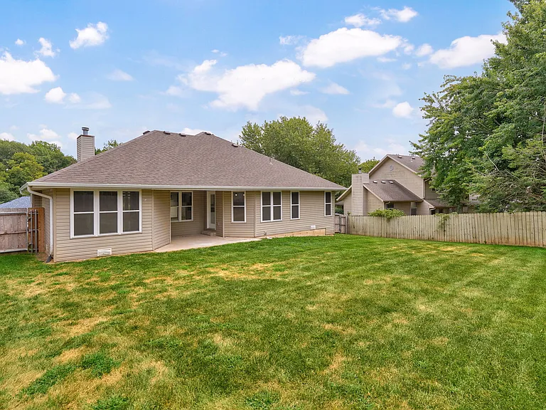 2921 S Eldon Ave — Photo 18