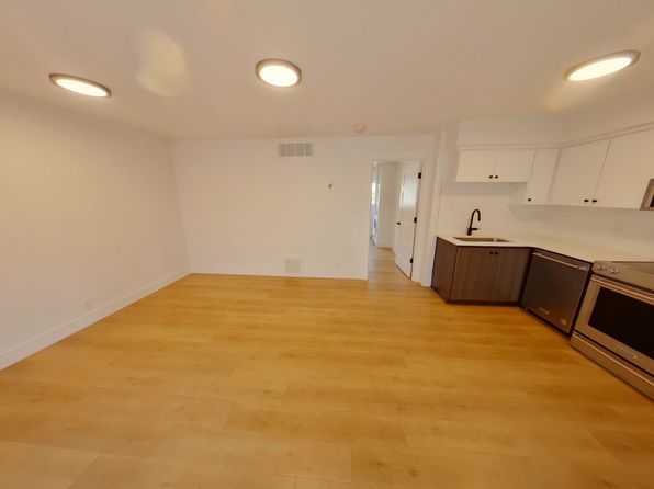647 E 16th Aly #D