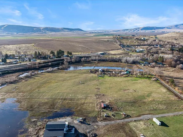62727 E Grover Pr NE, West Richland, WA 99353